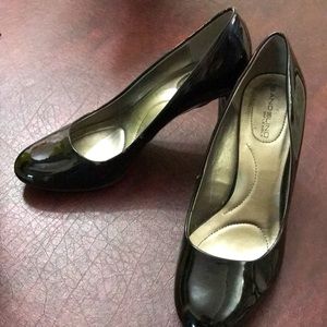 Black rounded closed-toed heels!